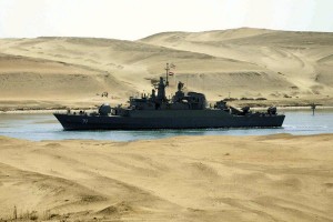 Egypt allows Iranian warship through Suez despite U.S. objection
