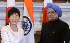 South Korean President Park Geun-Hye meets with Indian Prime Minister Manmohan Singh on Jan. 16.