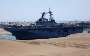 The USS Kearsarge warship transits through the Suez Canal. /AFP/Getty Images
