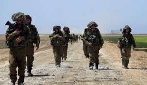 Israeli reserve soldiers return to Israel on July 30 after fighting in the Gaza Strip.  /AP