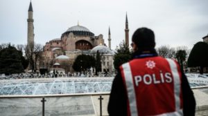 Turkish police officers stand guard at Sultanahmet in Istanbul. /AFP