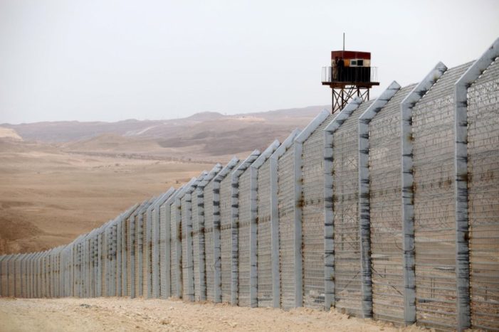 Smart fence is best option for U.S.-Mexico border barrier, Israeli security firm says