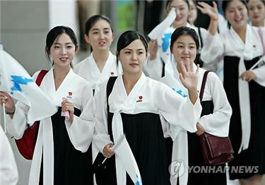 North Korean cheerleaders to lead charm offensive at winter games