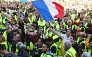 Free fall for ‘Jupiter’: French Yellow Jackets sting Macron