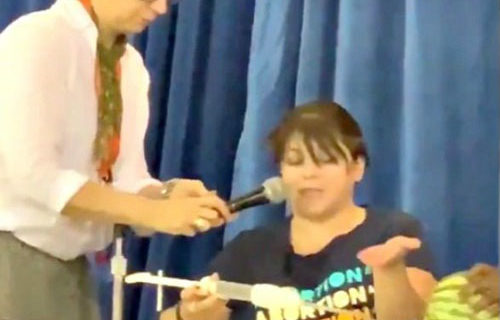 Democrat conference gives on-stage demonstration of do-it-yourself abortion
