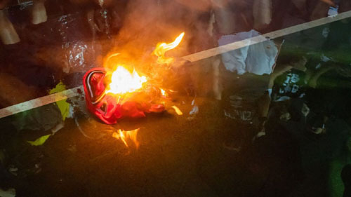 Hong Kong activists burn LeBron James jerseys