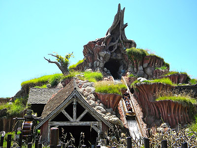 No fun allowed: Guests at soon-to-reopen California theme parks told to stay silent on rides