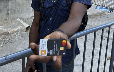 Report: UN giving debit cards to U.S.-bound migrants