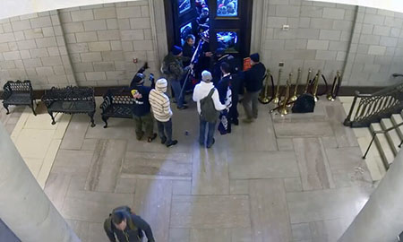 Reports: U.S. Capitol magnetic doors were opened from the inside on Jan. 6