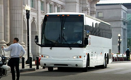 6th bus of illegal immigrants from Texas unloads in D.C.