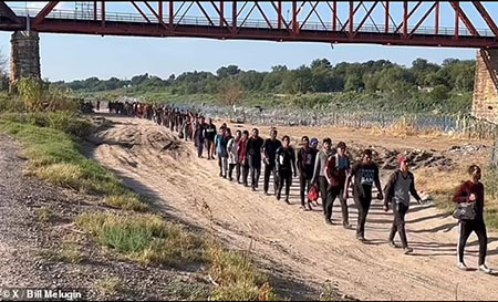 Report: 7,000 illegals crossed into Texas border town in 72 hours